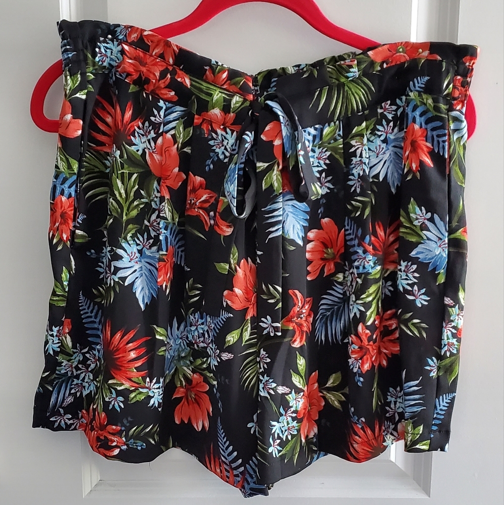 Black Floral Flowy Shorts
